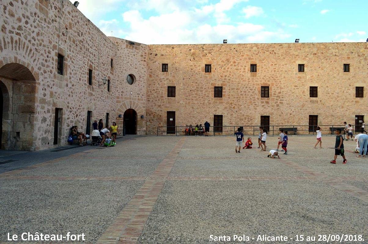 23 SANTA POLA CHATEAU FORT ET PLACE GLORIETA (13).JPG